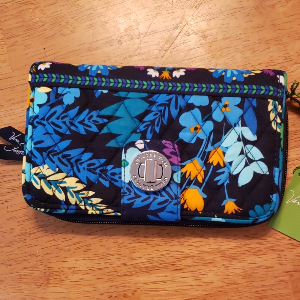 Vera Bradley Clutch/ Wallet